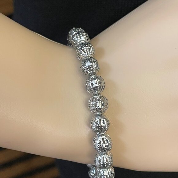 Silver Toned Beaded Stretch Bracelet One Size with Intricate Detailing - Picture 7 of 8